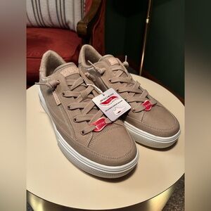 New Women’s Sketchers ArchFit